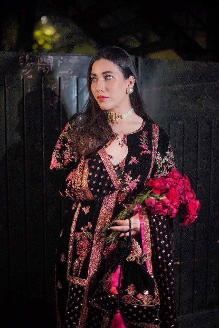 Aneela Velvet Collection | Heavy Sequence Embroidered Velvet Shirt & Chiffon Dupatta